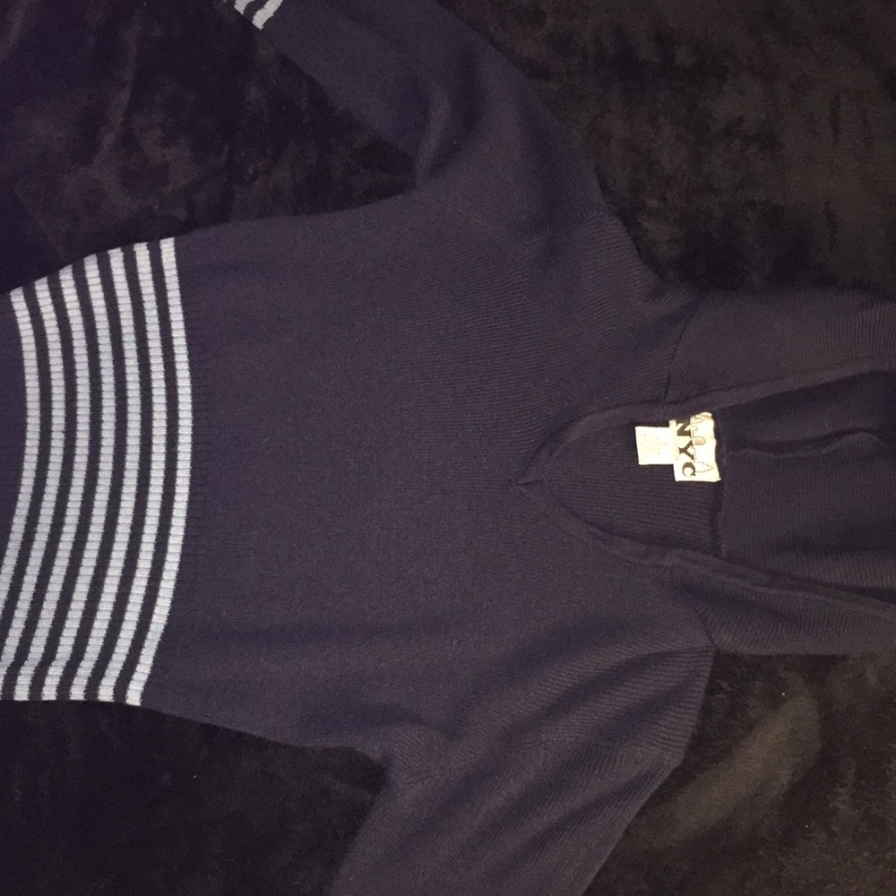 NAVY BLUE CROP TOP SWEATER (M)